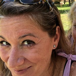 Meet your Posher, Dania